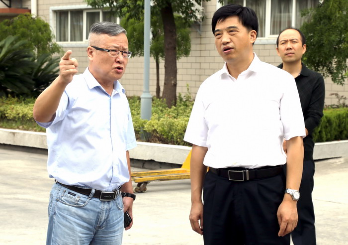 中共荆州市委常委,市委秘书长段昌林到东信药业调研